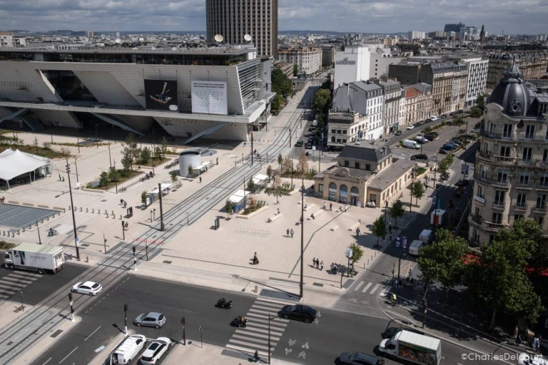 1732693649-67968000_f